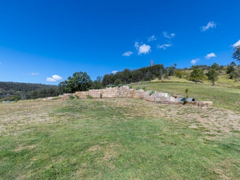 11 Bottle Tree Court, Withcott QLD 4352