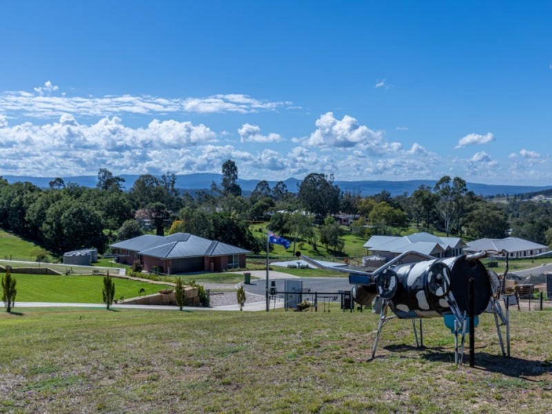 11 Bottle Tree Court, Withcott QLD 4352