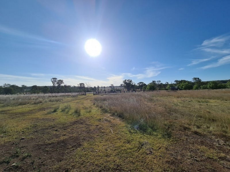 6 Peters Road, Goombungee QLD 4354