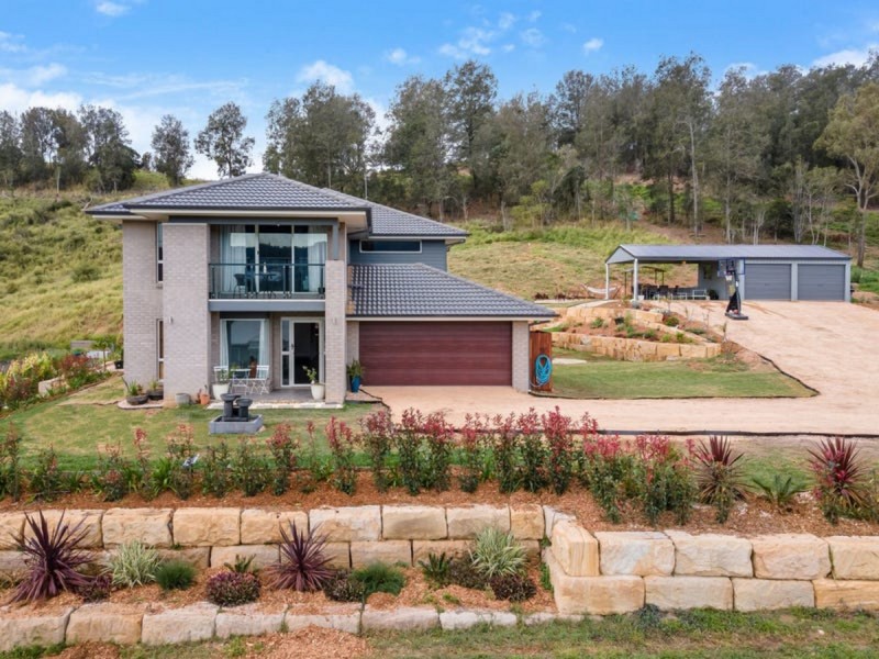 17 Skyline Drive, Withcott QLD 4352
