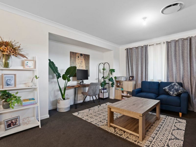 17 Skyline Drive, Withcott QLD 4352