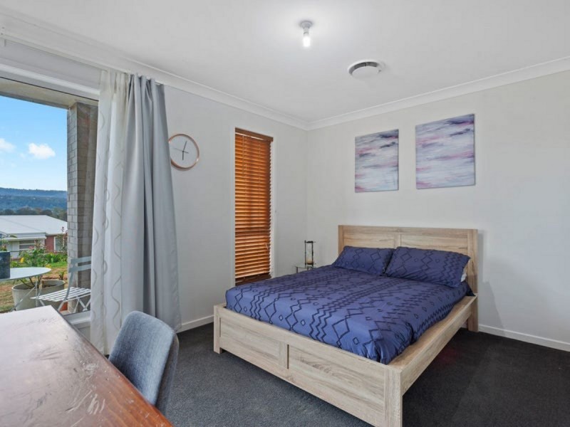 17 Skyline Drive, Withcott QLD 4352