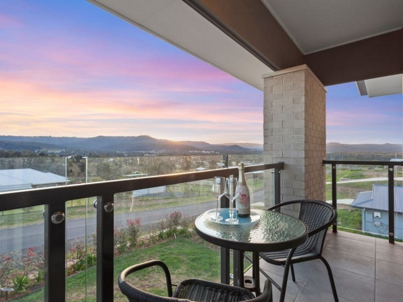 17 Skyline Drive, Withcott QLD 4352