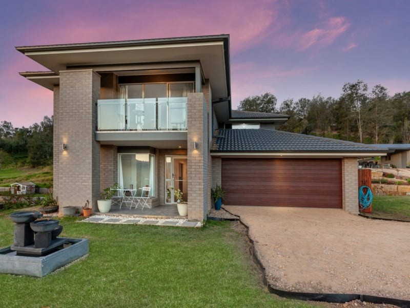 17 Skyline Drive, Withcott QLD 4352
