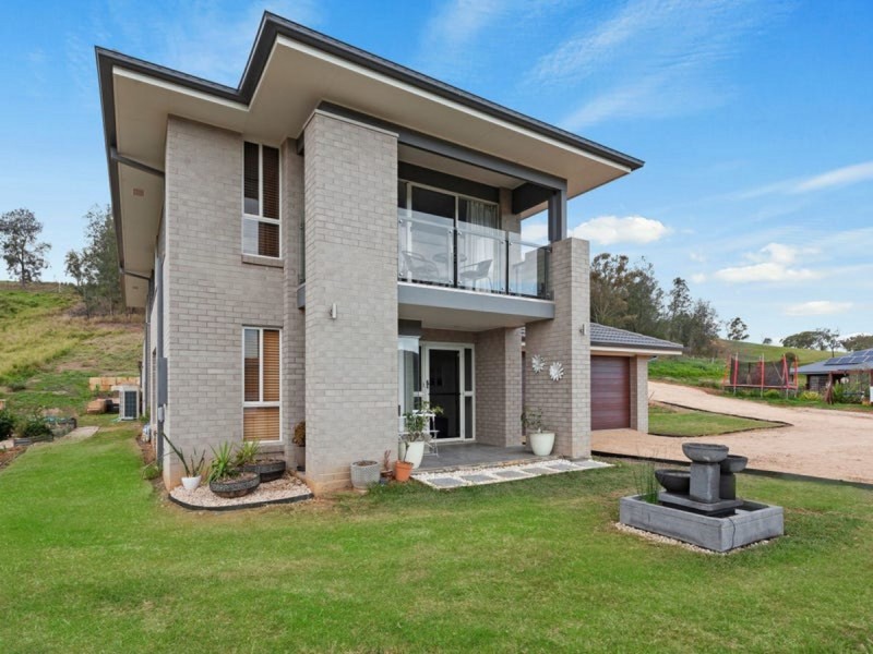 17 Skyline Drive, Withcott QLD 4352