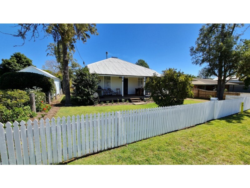 5 King Street, Goombungee QLD 4354