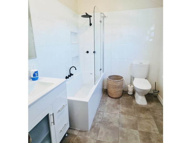 5 King Street, Goombungee QLD 4354