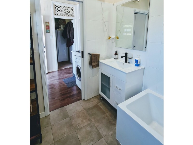 5 King Street, Goombungee QLD 4354