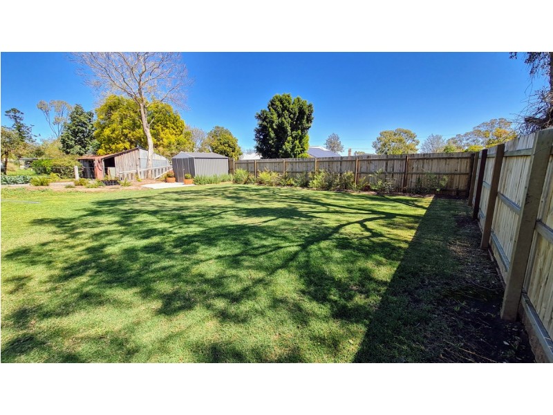 5 King Street, Goombungee QLD 4354