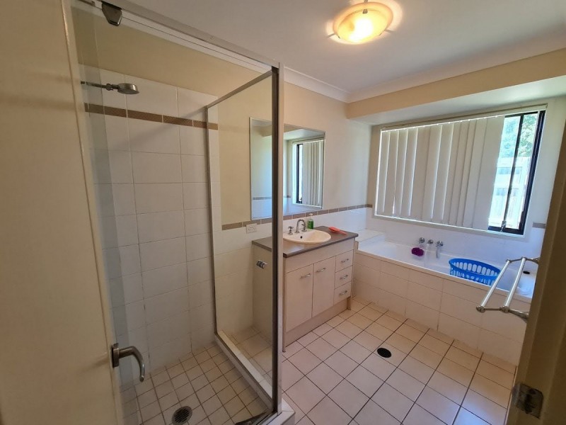 1 Paige Place, Helidon QLD 4344