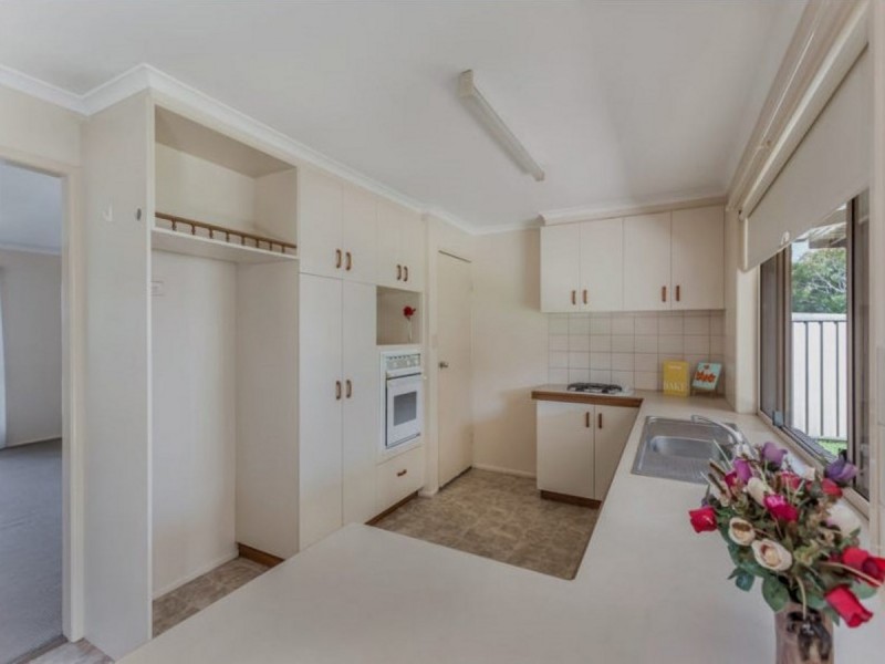 33 Liquidambar Street, Glenvale QLD 4350