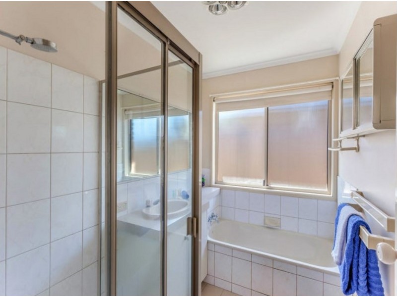 33 Liquidambar Street, Glenvale QLD 4350