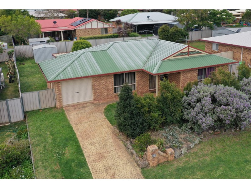 33 Liquidambar Street, Glenvale QLD 4350