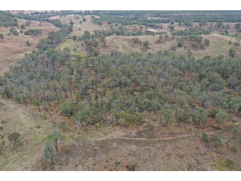 104 Andrews Dip Road, The Bluff QLD 4355