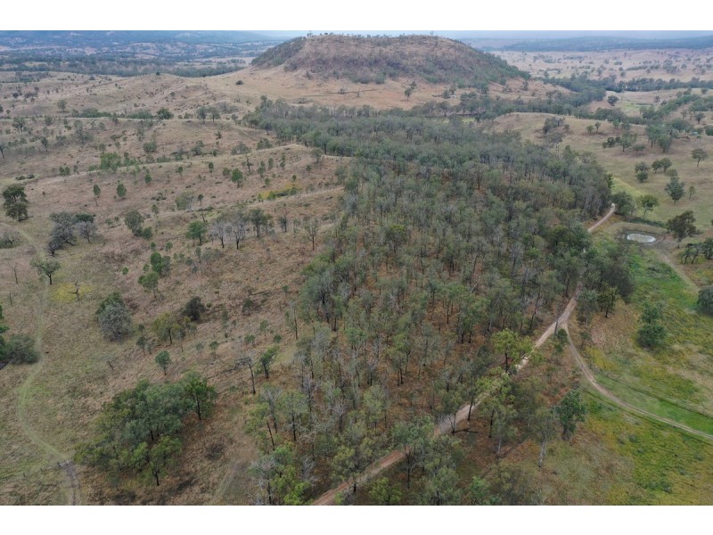 104 Andrews Dip Road, The Bluff QLD 4355