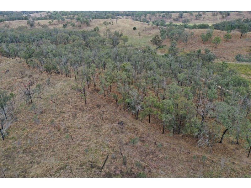 104 Andrews Dip Road, The Bluff QLD 4355