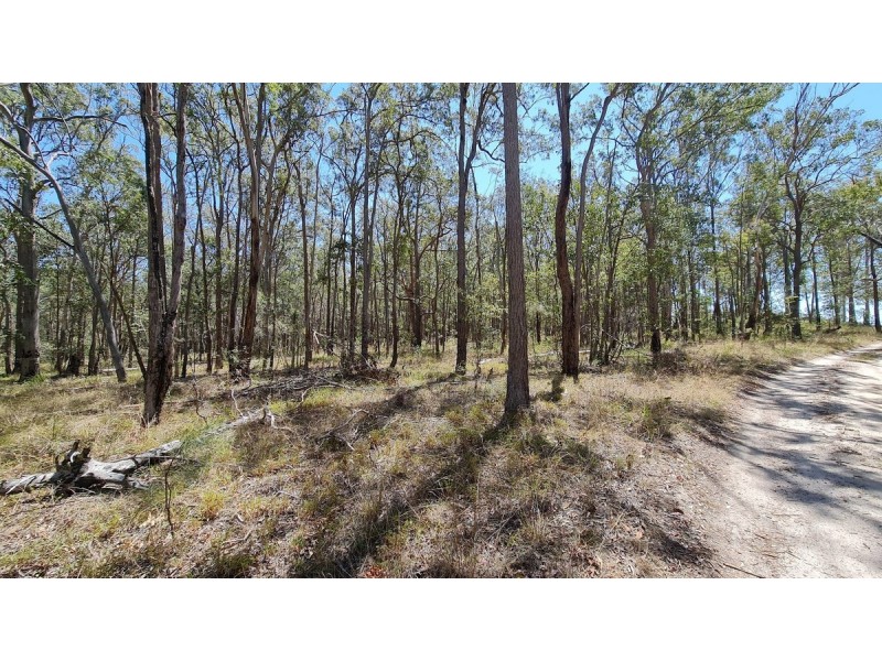 98 Dahl Road, Crows Nest QLD 4355