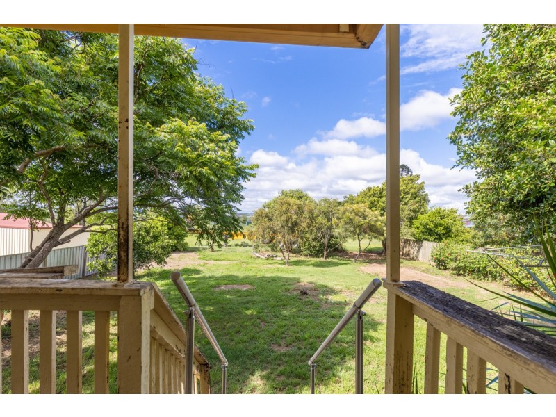 17 Water Street, Helidon QLD 4344