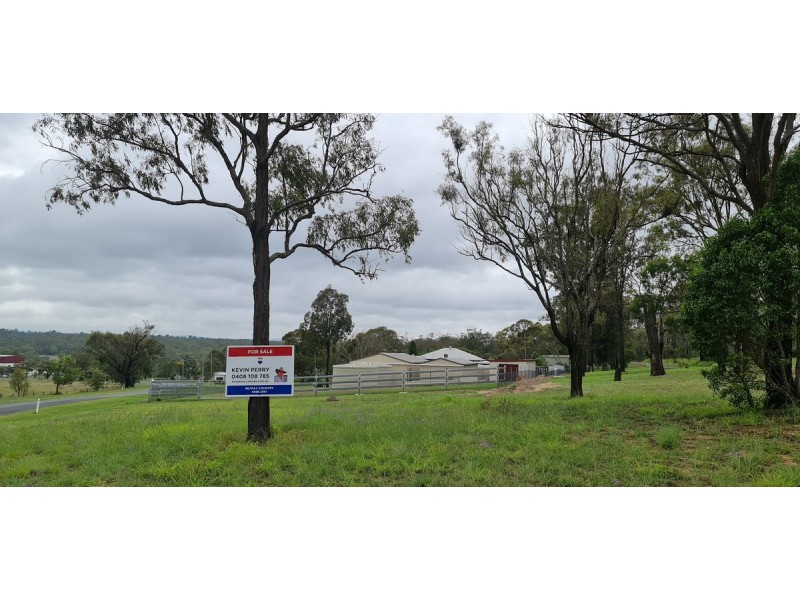 11 Golf Course Road, Goombungee QLD 4354