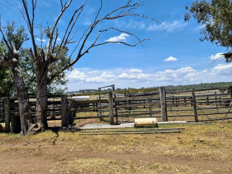 2073 Kingsthorpe Haden Road, Goombungee QLD 4354