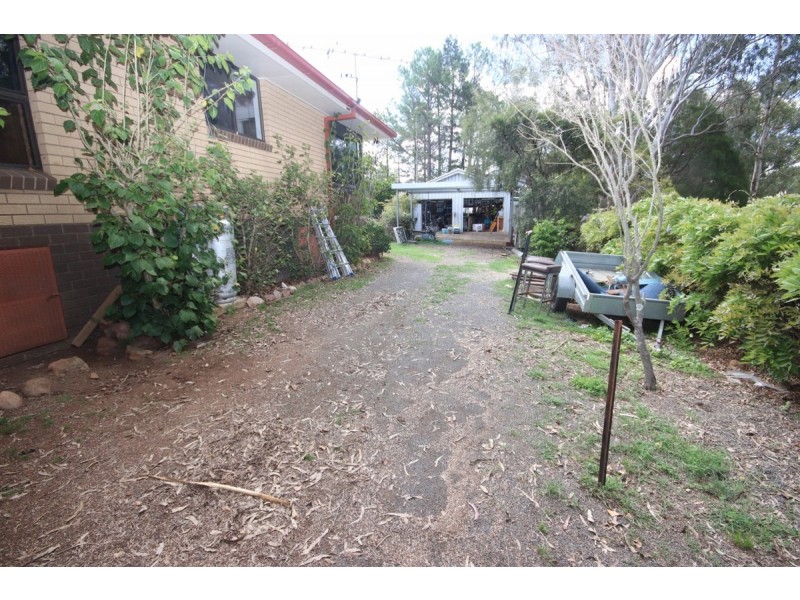 2 Junction Street, Crows Nest QLD 4355