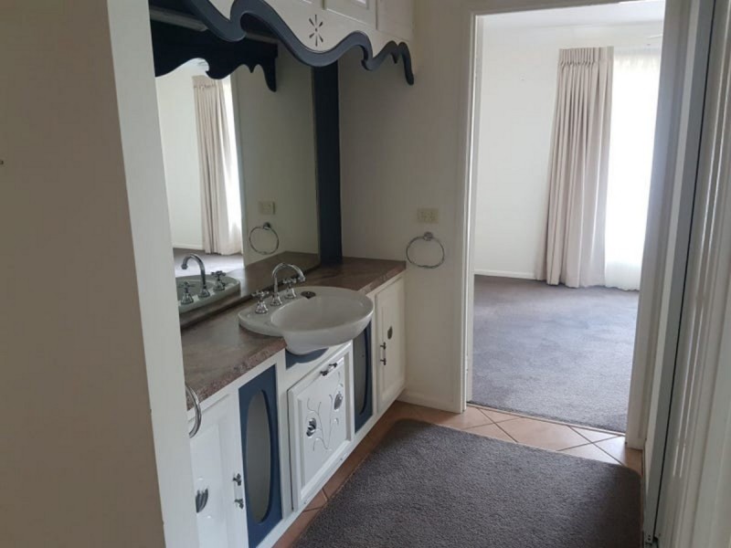 11 Melissa Court, Crows Nest QLD 4355