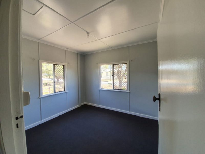 11 James Street, Crows Nest QLD 4355