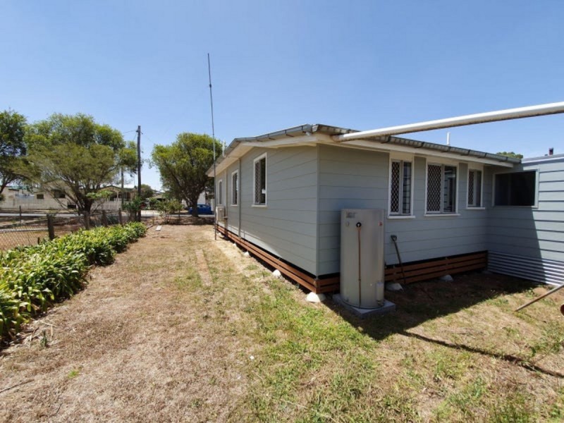 11 James Street, Crows Nest QLD 4355