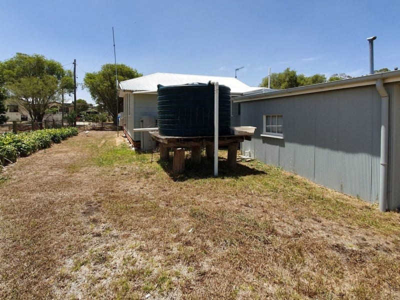 11 James Street, Crows Nest QLD 4355