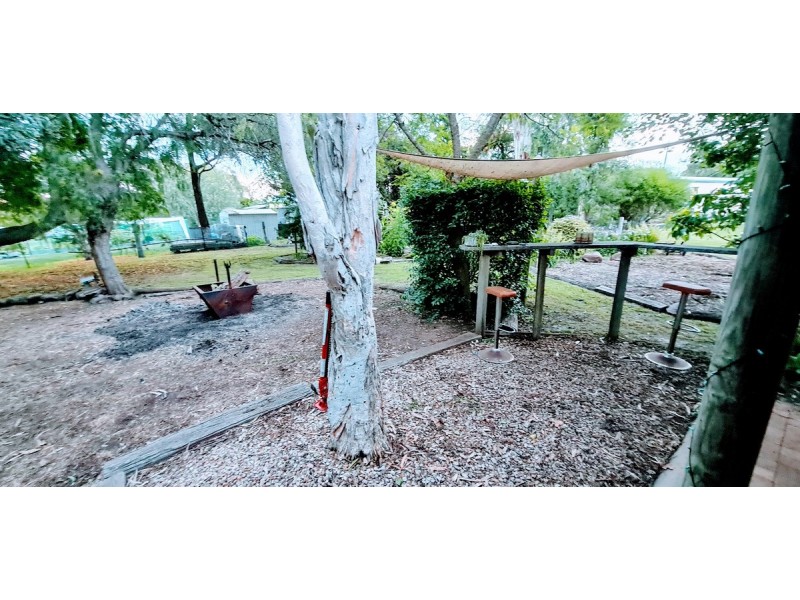 4 Kann Street, Goombungee QLD 4354