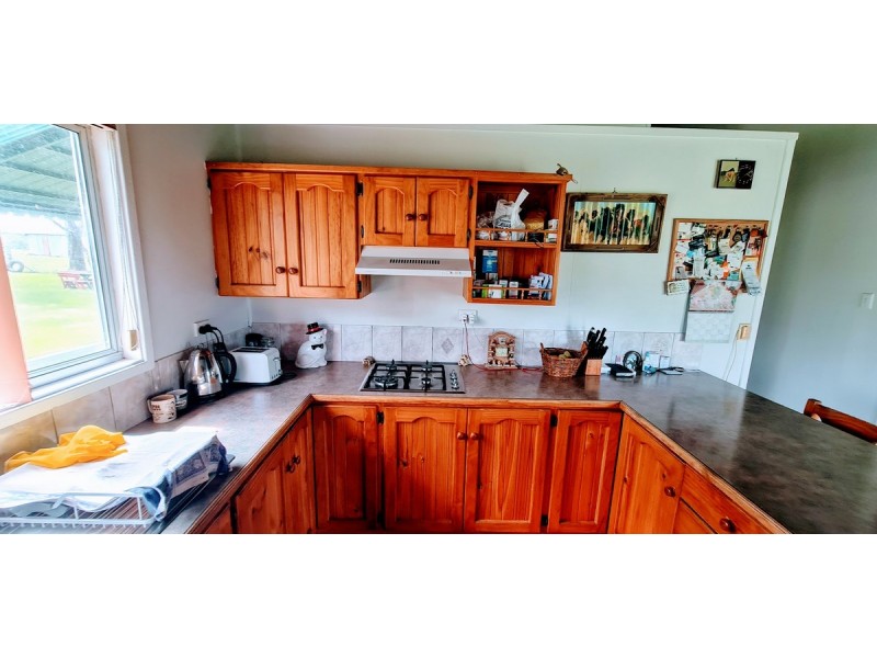 121 Gomoran Bergen Road, Goombungee QLD 4354