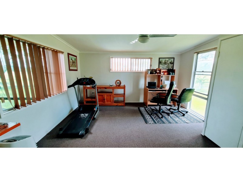 121 Gomoran Bergen Road, Goombungee QLD 4354