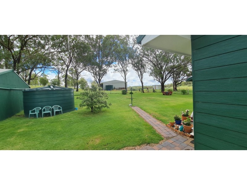 121 Gomoran Bergen Road, Goombungee QLD 4354