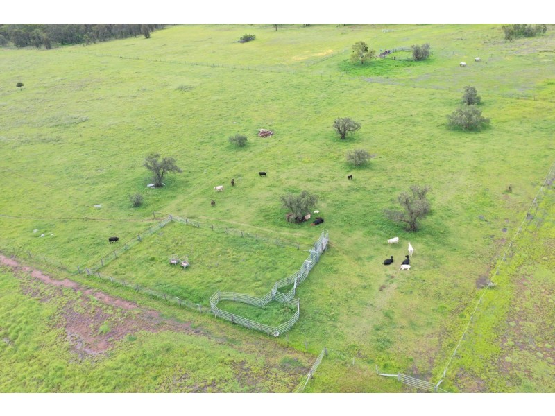 121 Gomoran Bergen Road, Goombungee QLD 4354
