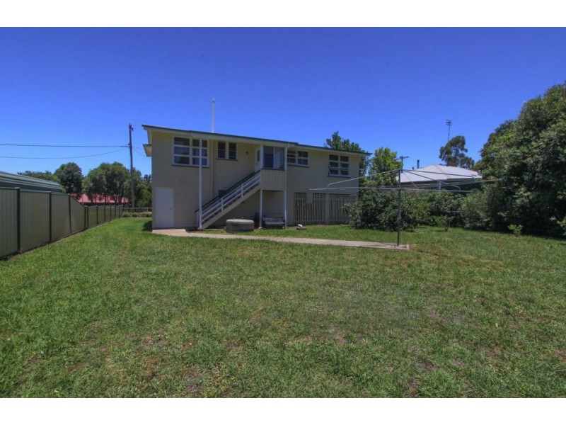 30 James Street, Crows Nest QLD 4355