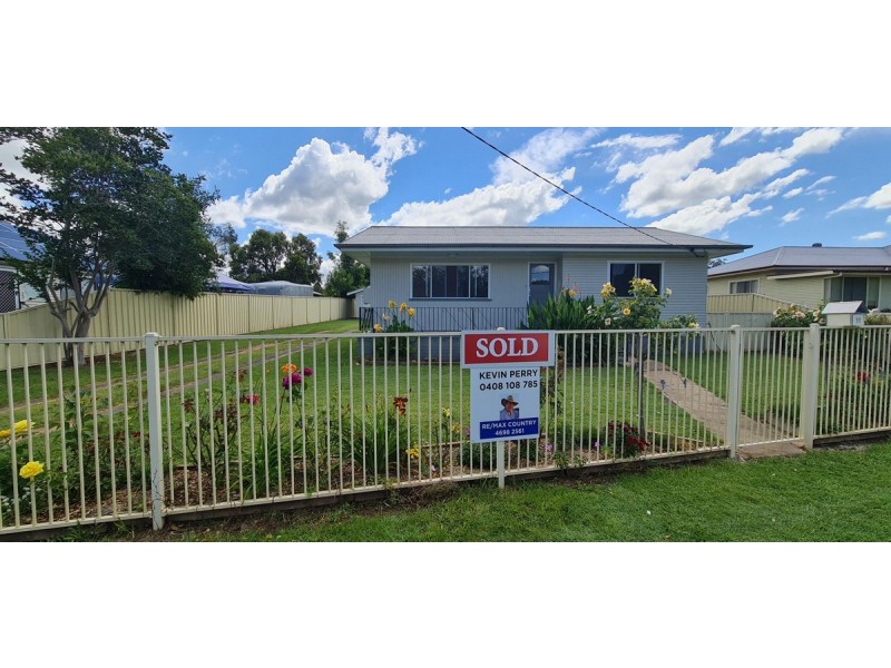 11 Gleeson Street, Crows Nest QLD 4355