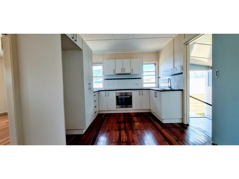 11 Gleeson Street, Crows Nest QLD 4355