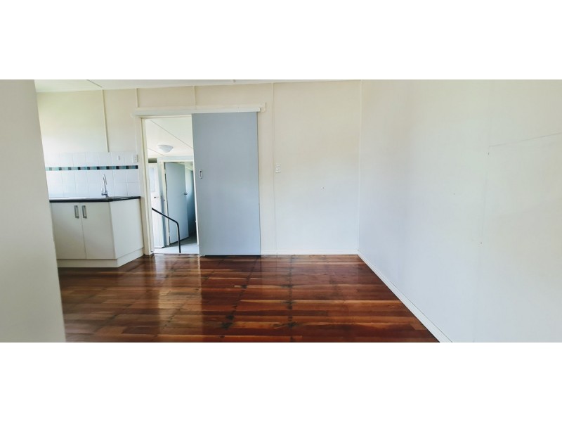 11 Gleeson Street, Crows Nest QLD 4355