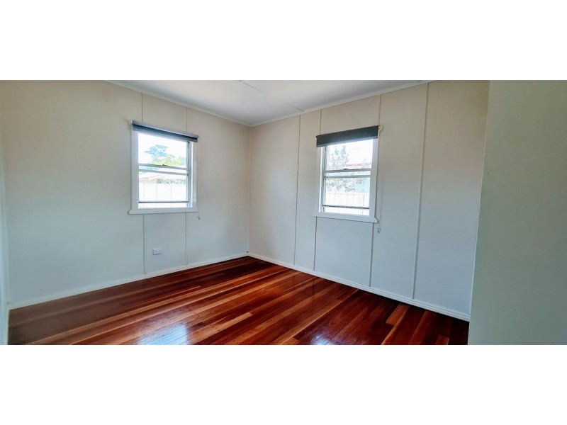 11 Gleeson Street, Crows Nest QLD 4355