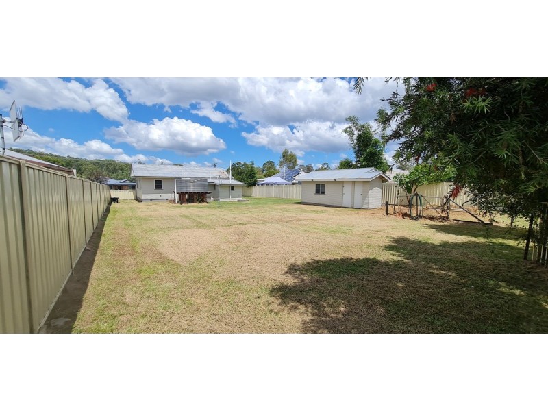 11 Gleeson Street, Crows Nest QLD 4355