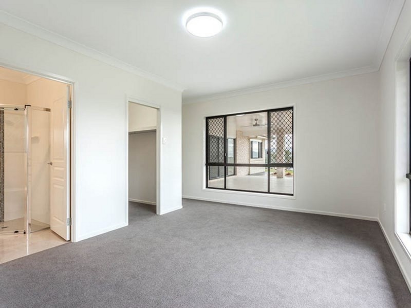 15 Dolleys Road, Withcott QLD 4352