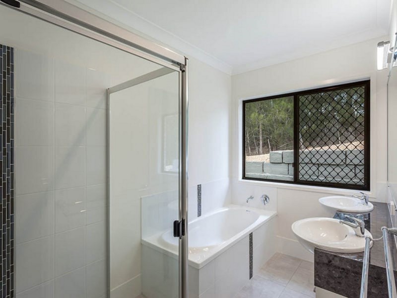 15 Dolleys Road, Withcott QLD 4352