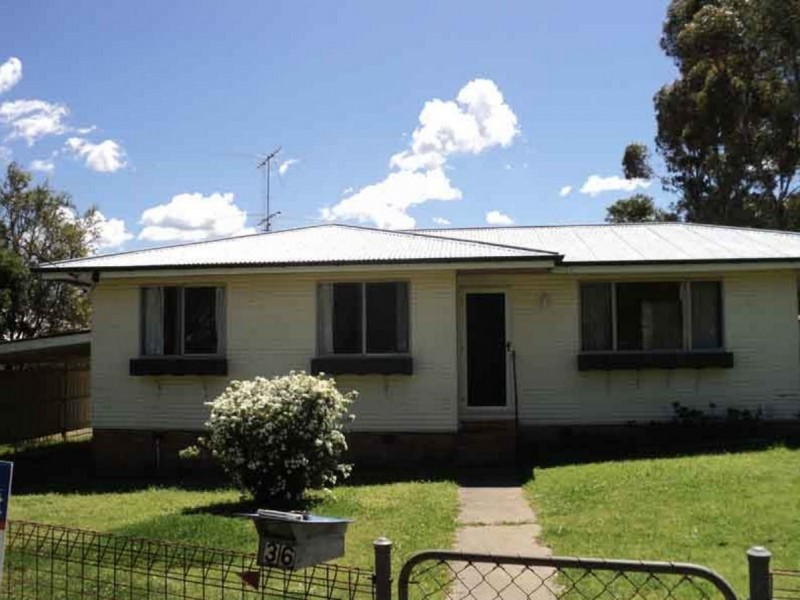 36 South Street, Crows Nest QLD 4355