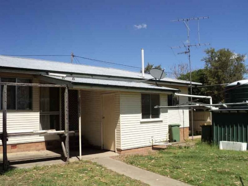 36 South Street, Crows Nest QLD 4355