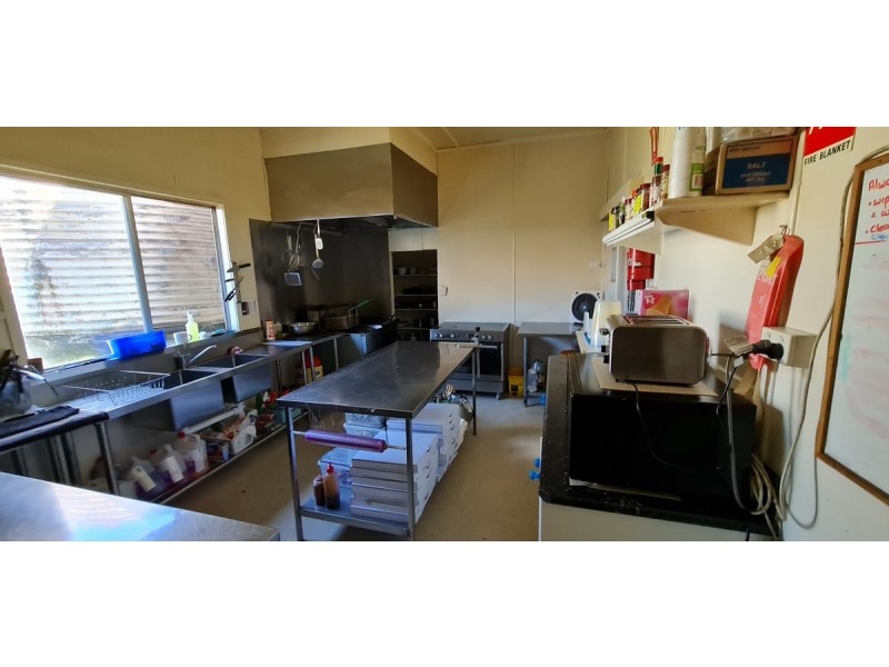 4-6 Progress Street, Quinalow QLD 4403