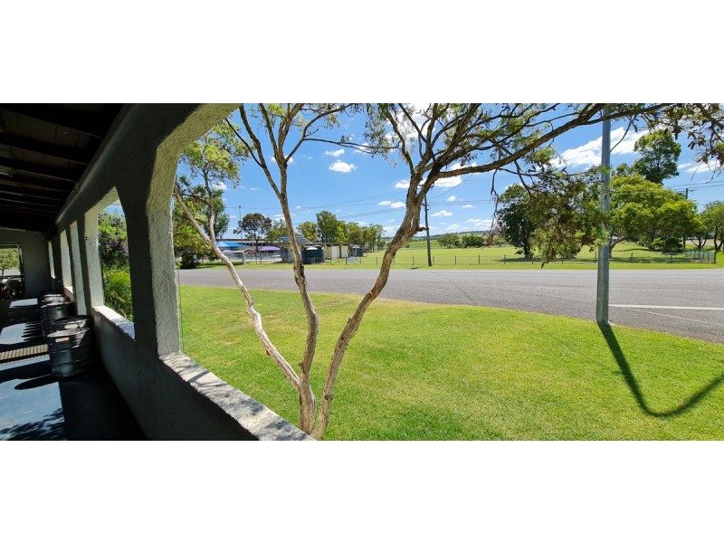 4-6 Progress Street, Quinalow QLD 4403