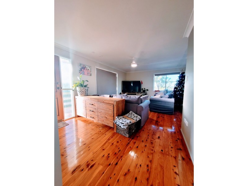 26 Peters Road, Meringandan West QLD 4352