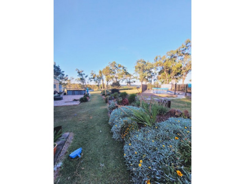 26 Peters Road, Meringandan West QLD 4352