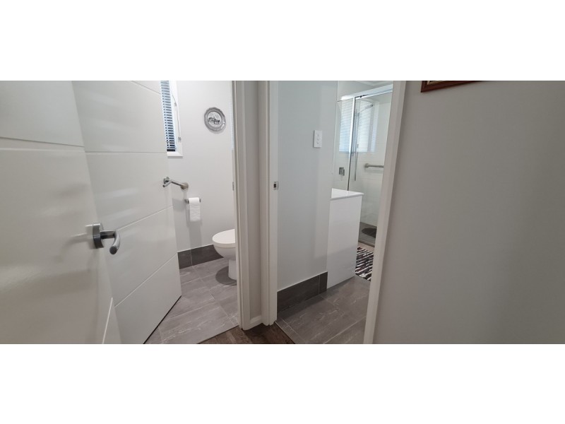 2/1A Gleeson Street, Crows Nest QLD 4355