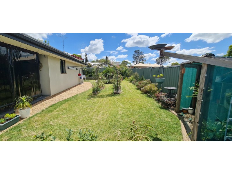 2/1A Gleeson Street, Crows Nest QLD 4355